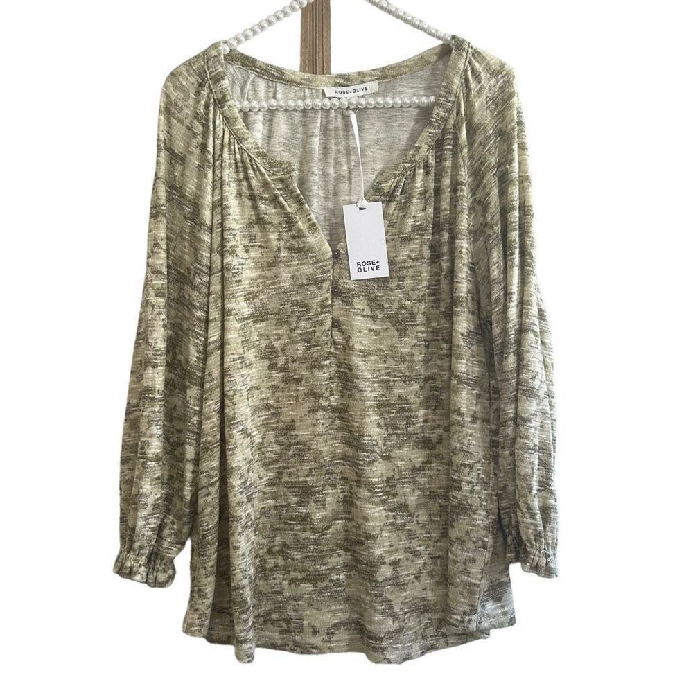 Rose & Olive camouflage print top size XL new
